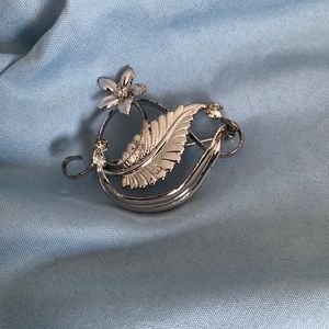 Vintage Leaf Brooch